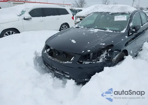 2010 Honda Accord 2.4 Lx z USA, uszkodzony, nr VIN 1HGCP2F32AA145589